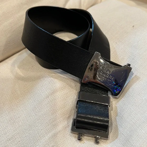 Black leather adjustable Gucci belt Gucci Adjustable leather belt with embossed pattern | The  main image 3
